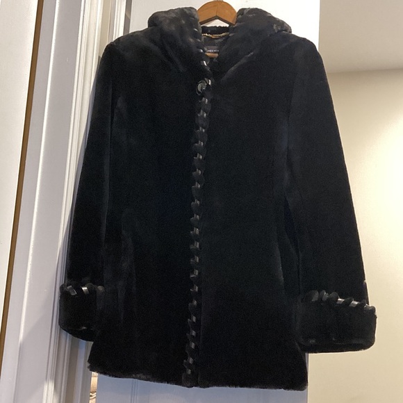NWOT - Jones New York Ladies Black Hooded Faux Fur Woven Trim Coat - Sz M* - Picture 2 of 15